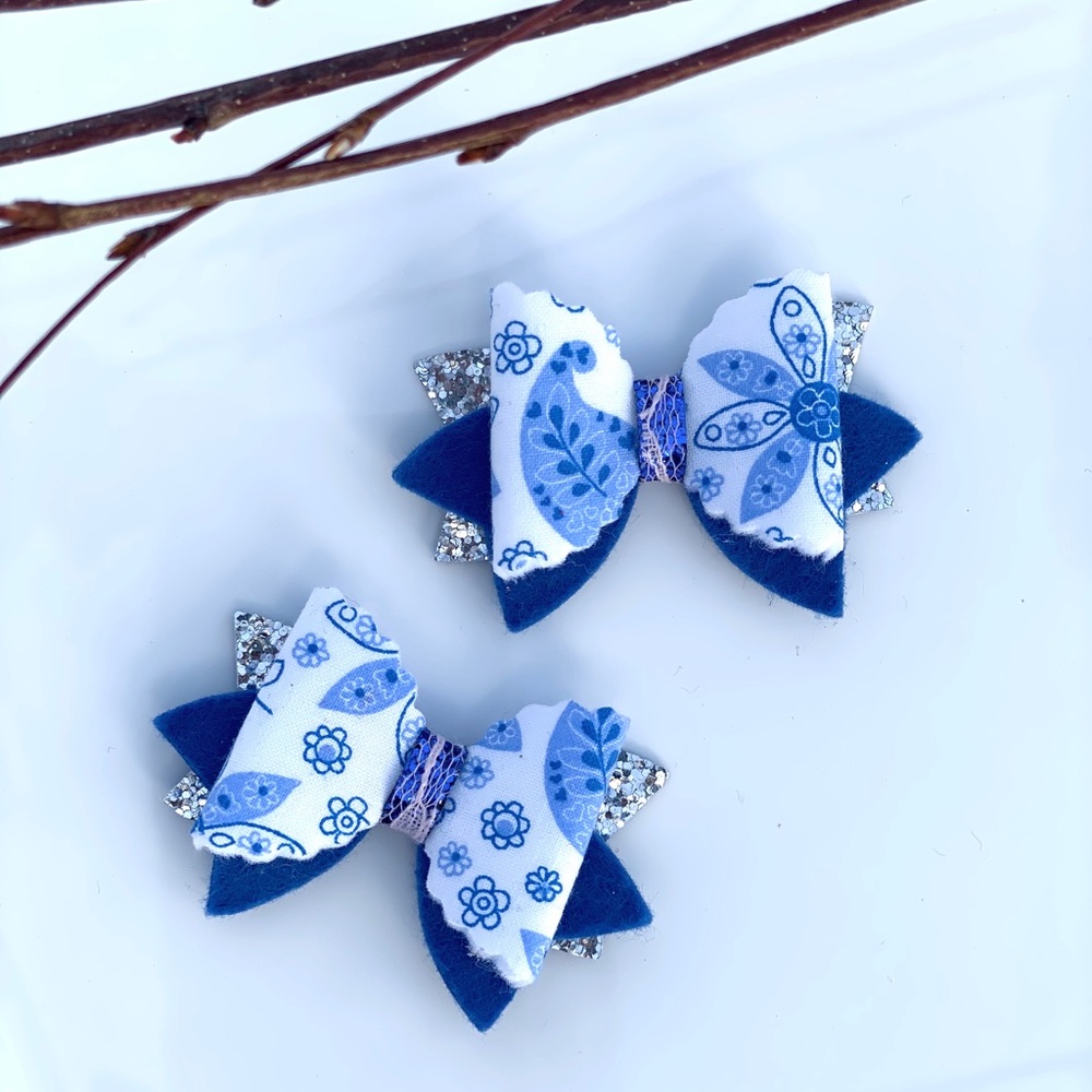 Blue and White Mini Piggies Bow Set